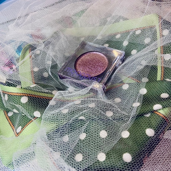 NWOT Rare Discontinued Urban Decay Moon Dust Eyeshadow Single “Glitter Rock” - Picture 1 of 3